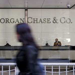 JP Morgan a mis de côté 428 millions de dollars pour faire face aux impayés.