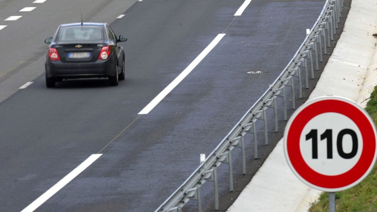Crise oblige, la réduction de la vitesse à 110 km/heure sur autoroute a les faveurs de l'opinion, selon une récente enquête Ifop. Une mesure de sobriété parmi d'autres à l'heure de la flambée du prix du baril de brut.