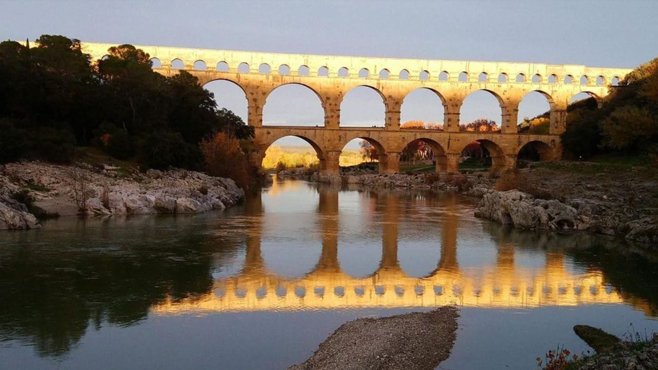 En juin, Nîmes Pont du Gard affiche une hausse de la fréquentation touristique par rapport au même mois de l'année 2021.