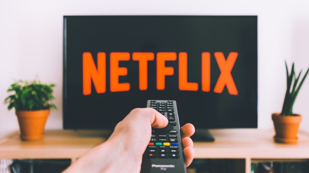 Pour redresser la barre, Netflix mise notamment sur une lutte plus efficace contre le partage de comptes et sur la publicité.