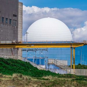 Ce projet à 20 milliards de livres (23,4 milliards d'euros) est conçu comme une réplique des réacteurs EPR qu'EDF construit actuellement sur le site d'Hinkley Point.
