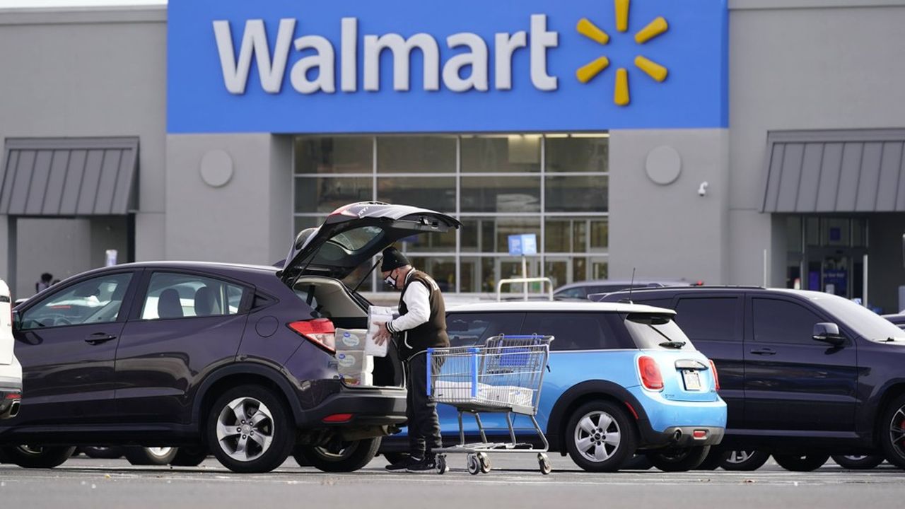 Walmart a averti que ses bénéfices par action risquaient de chuter de plus de 10 % cette année.