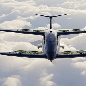 L'Atea peut parcourir 400 kilomètres en volant à 200 km/heure avec cinq personnes à son bord.