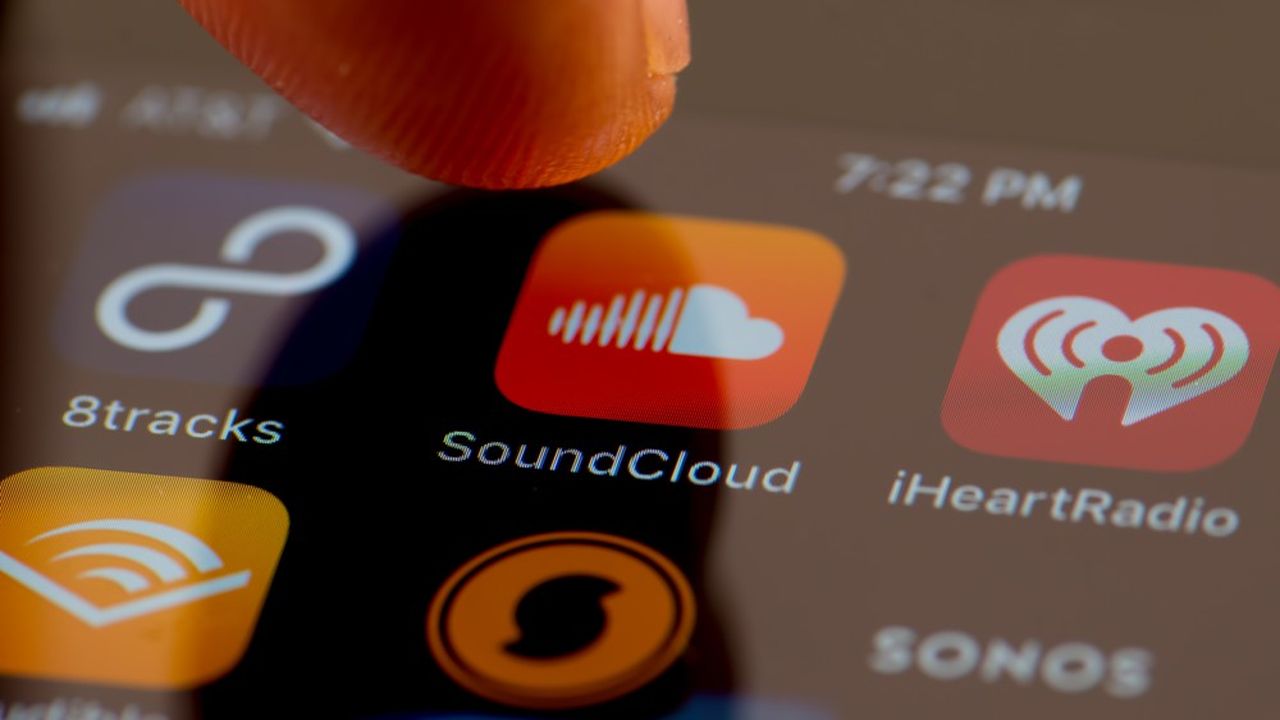 C'est la deuxième fois que SoundCloud connaît une telle vague de licenciements. En 2017, l'entreprise se séparait déjà de 40 % de ses effectifs.