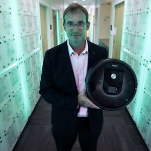 Le géant américain du commerce en ligne met 1,65 milliard sur la table pour s'offrir iRobot, un pionnier de la robotique grand public, connu pour ses robots aspirateurs de la gamme Roomba.