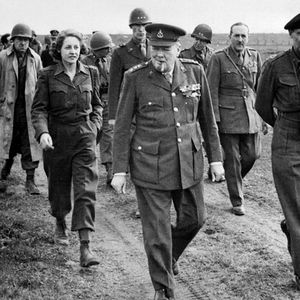 Le Premier ministre britannique Winston Churchill le 25 mars 1945, durant la Seconde Guerre mondiale.