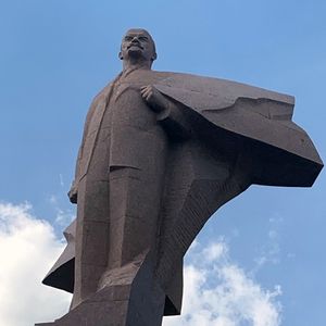 La statue de Lénine devant le bâtiment du Parlement transnistrien à Tiraspol.