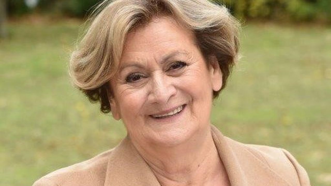 Joséphine Kollmannsberger, comédienne et metteuse en scène, est devenue maire de Plaisir en 2012