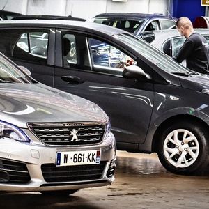 Spécialisé dans la vente en ligne de véhicules reconditionnés, Aramis Auto a revu à la baisse fin juillet son objectif de résultat sur son exercice en cours.
