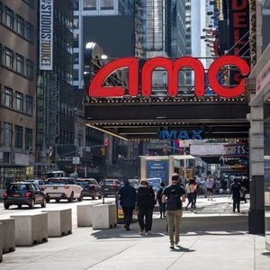 AMC croule sous plus de 10 milliards de dollars de dette.