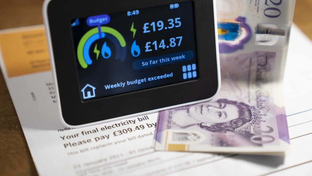 Le plafond des prix de l'énergie, actuellement de 1.971 livres par an en moyenne pour une famille, passera à 3.549 livres en octobre, a annoncé le régulateur britannique vendredi matin.