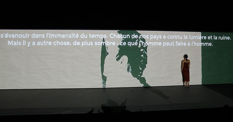 « Nous, l'Europe. Banquet des peuples », un long poème de Laurent Gaudé en scène par Roland Auzet au Festival d'Avignon en 2019.