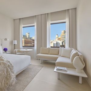 L'hôtel « Edition » de Madrid revisite les codes du luxe en misant sur un design pointu.