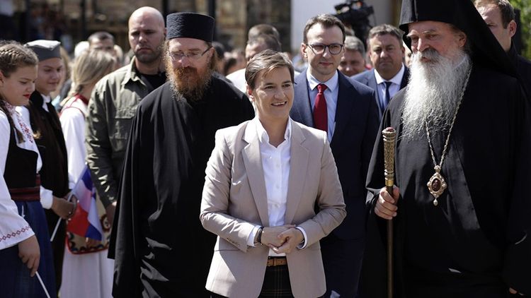 Ana Brnabic lors de son arrivée au monastère orthodoxe serbe de Banjska au Kosovo, le 5 septembre 2022.