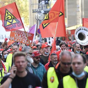 Le chef du syndicat, Jörg Hofmann, a confirmé sa revendication : une augmentation de 8 % sur douze mois pour les 3,8 millions de salariés de l'électrométallurgie.