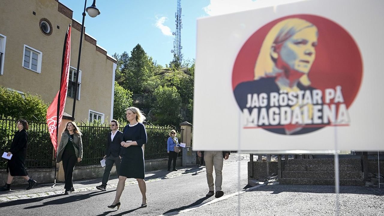 La Première ministre suédoise, Magdalena Andersson, faisant campagne à Norrtalje.