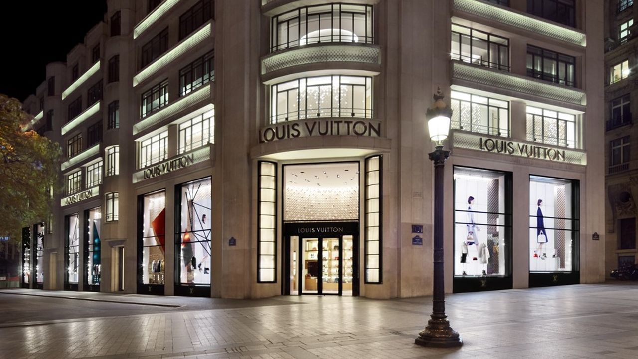Louis Vuitton inaugure sa boutique phare sur les ChampsElysées le 0910