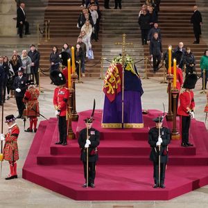 Pour la première fois, des dizaines de millions de téléspectateurs en Grande-Bretagne et à travers le monde pourront suivre les funérailles d'un monarque britannique, en direct à la télévision.