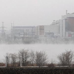 La centrale nucléaire de Pivdennonooukraïnsk, dite aussi centrale de Youjnooukraïnsk, se situe à 300 km au sud de Kiev.