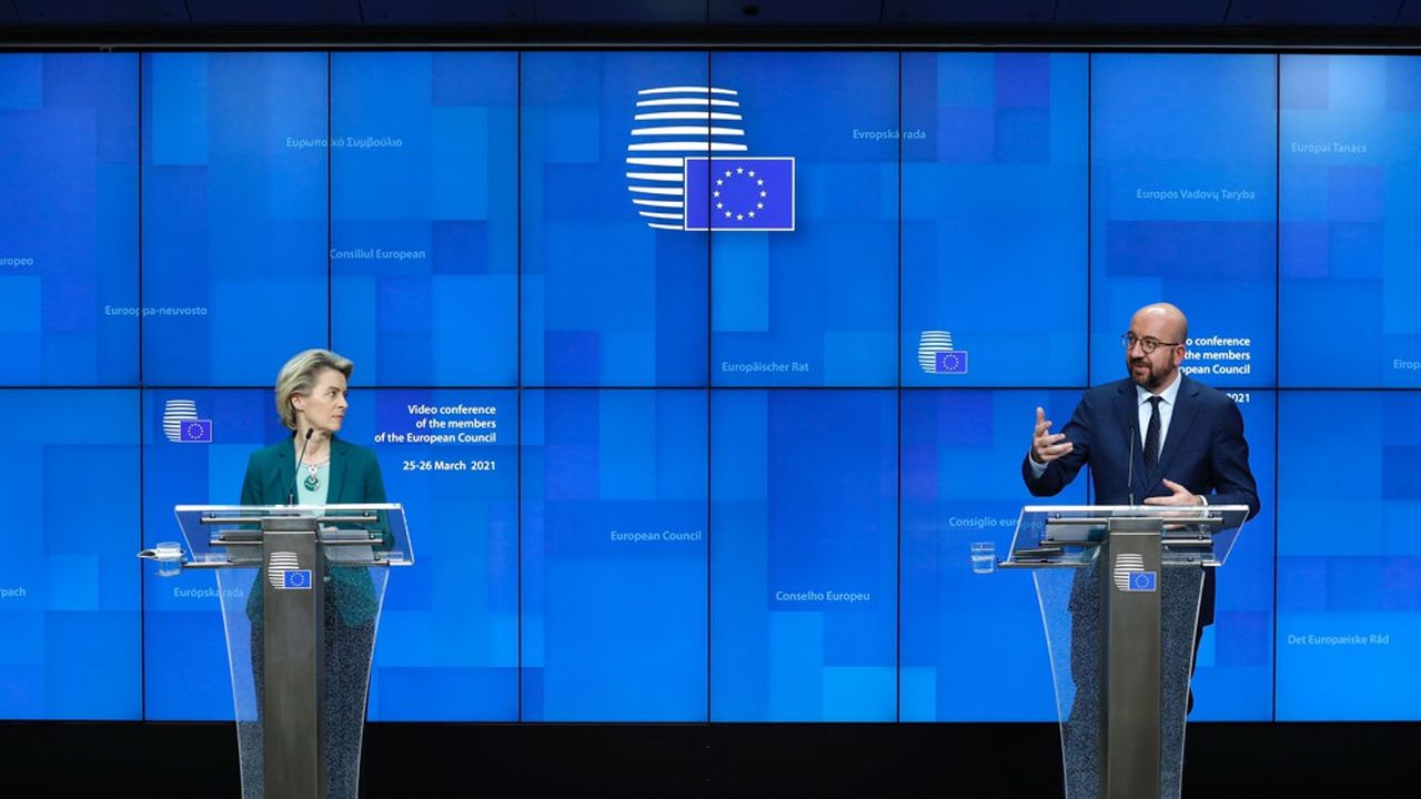 La présidente de la Commission, Ursula von der Leyen, et le président du Conseil européen, Charles Michel, observent la situation à Rome.