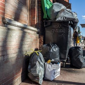 La généralisation de la poubelle jaune de tous les déchets plastiques, prévue pour fin 2022, n'atteignait que 62 % sur le territoire fin 2021.