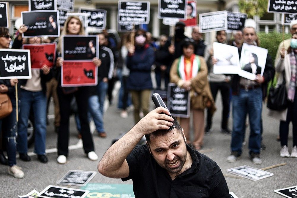 En Images Les Manifestations Dans Le Monde Après Le Décès De Mahsa Amini En Iran Les Echos 6096