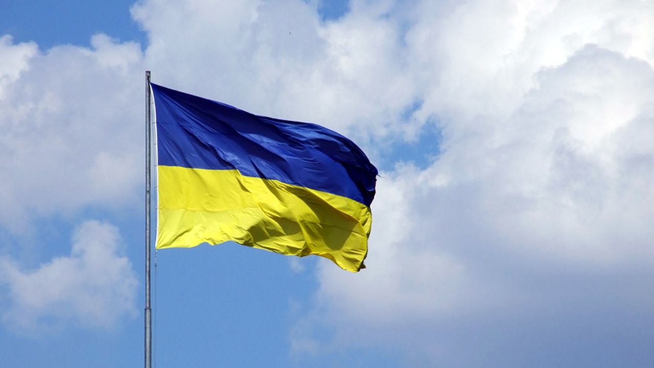 2003977_1645428870_2002741-1645007048-954997-1393842593-ukraine-ukrainien-drapeau-flag-symbole.jpg