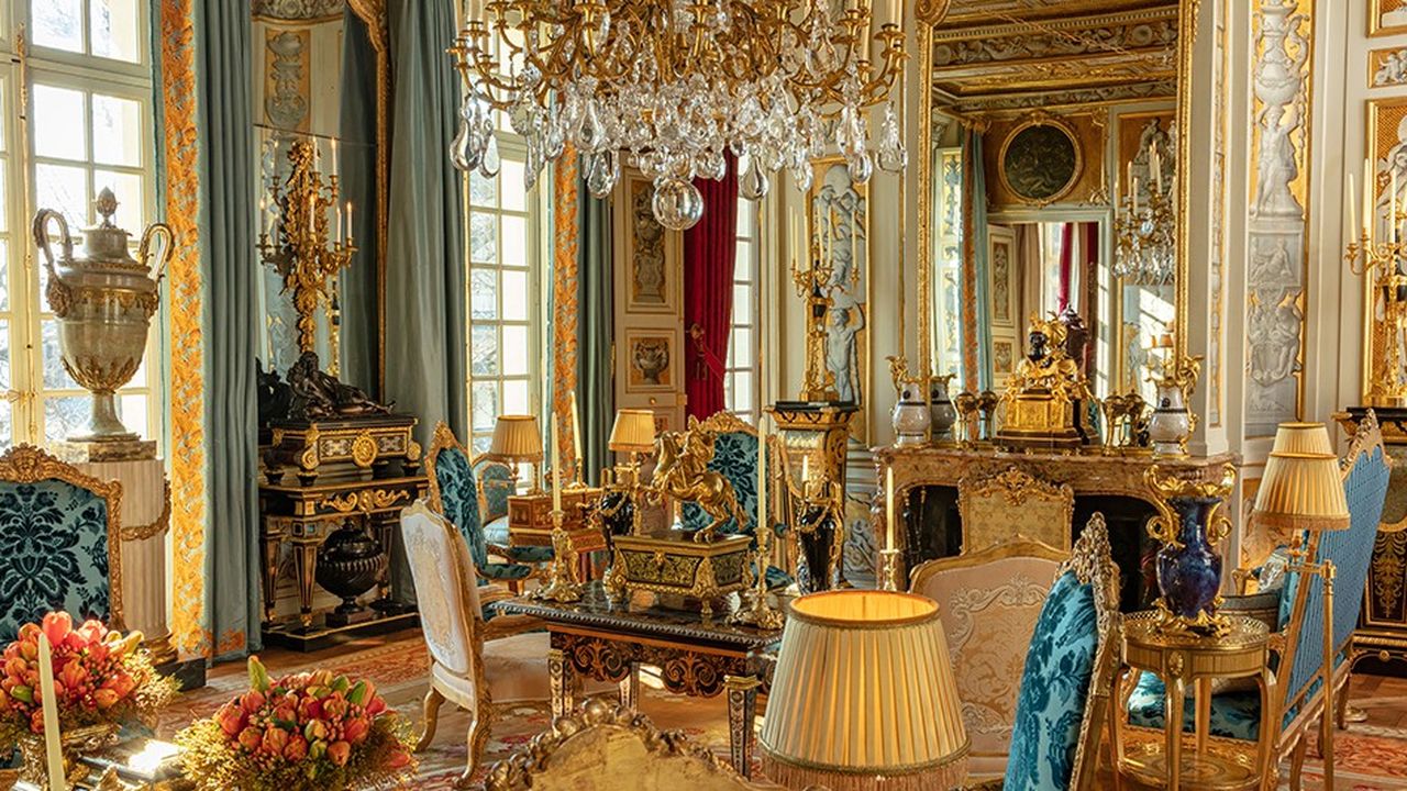Le salon doré de l'hôtel Lambert, sur l'île Saint-Louis à Paris, exemple de la magnificence des lieux lorsque le cheikh Hamad bin Abdullah Al Thani y avait installé sa collection.