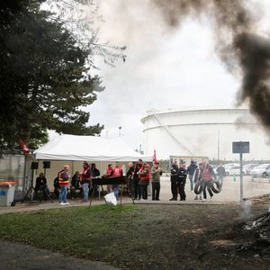 Des salariés d'ExxonMobil en grève le 10 octobre 2022 sur le site de Port-Jérôme-sur-Seine en Normandie.