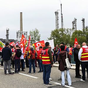 Les salariés de TotalEnergies ont reconduit ce jeudi après-midi la grève dans l'ensemble des sites engagés dans le mouvement, a indiqué à l'AFP Thierry Defresne, secrétaire CGT du comité TotalEnergies Europe.
