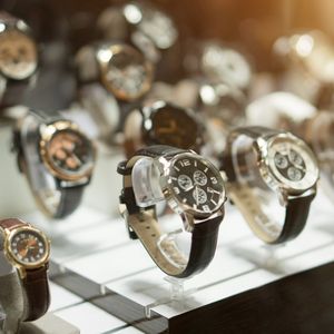 Les ventes annuelles de montres atteindront 35 milliards de francs suisses d'ici 2030, prévoit Deloitte.