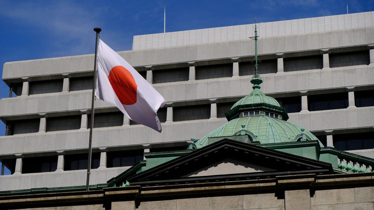 Le Japon, qui s'était abstenu d'intervenir pour soutenir le yen depuis 1998, a dépensé 20 milliards de dollars en septembre pour ralentir la glissade de sa devise.