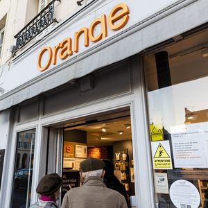 Orange compte en France environ 500 boutiques qui emploient 6.000 personnes.