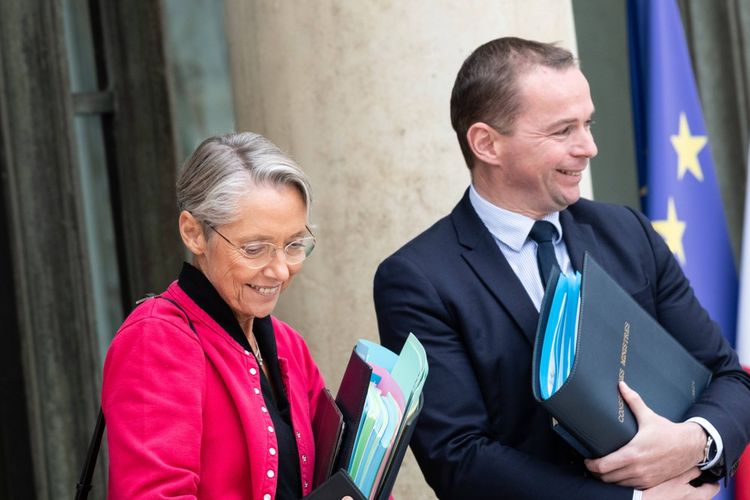 The Prime Minister, Elisabeth Borne, and the Minister of Labour, Full Employment and Integration, Olivier Dussopt.