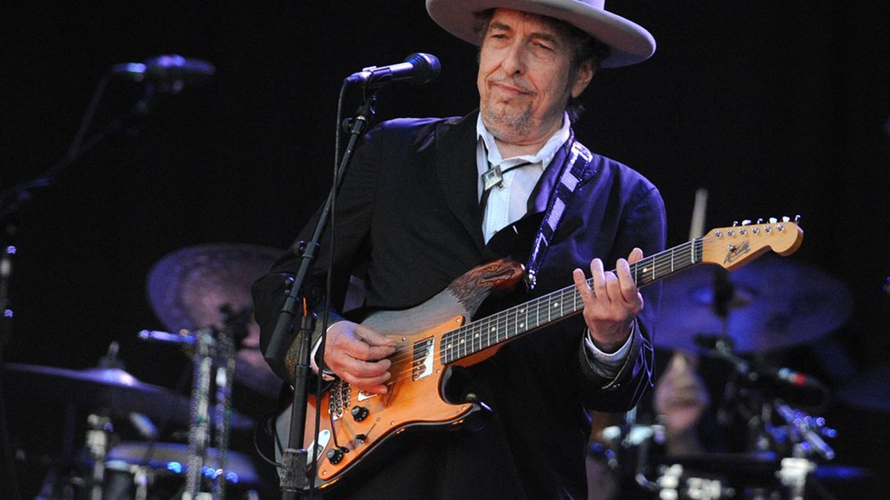 Bob Dylan a cédé son catalogue de droits d'enregistrements début 2022 à Sony, pour un montant estimé à 200 millions de dollars, après avoir déjà vendu ses droits d'auteur à la major rivale UMG pour quelque 300 millions de dollars en décembre 2020.