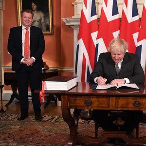 Les Européens ont renforcé leurs investissements au Royaume-Uni durant les quatre ans des négociations marathon du Brexit (signature de l'accord à Londres le 30 décembre 2020).