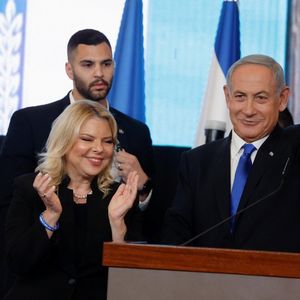 Le résultat, s'il n'est pas remis en cause par le décompte final des voix, va permettre à Benjamin Netanyahou de revenir au pouvoir avec une courte majorité de 61 ou 62 sur les 120 que compte la Knesset.