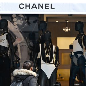La boutique Chanel rue du Faubourg Saint-Honoré, l'une des adresses les plus prisées à Paris.
