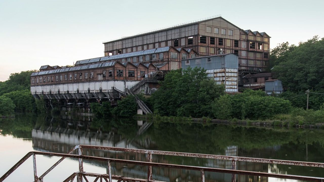 Le lavoir des Chavannes a été créé en 1923 à Montceau-les-Mines. Le bâtiment a fermé en 1999.