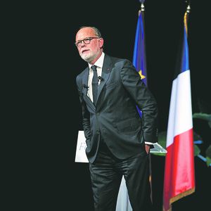 Edouard Philippe recule notamment dans l'électorat de Jean-Luc Mélenchon, même s'il y garde une forte popularité pour une personnalité de droite.