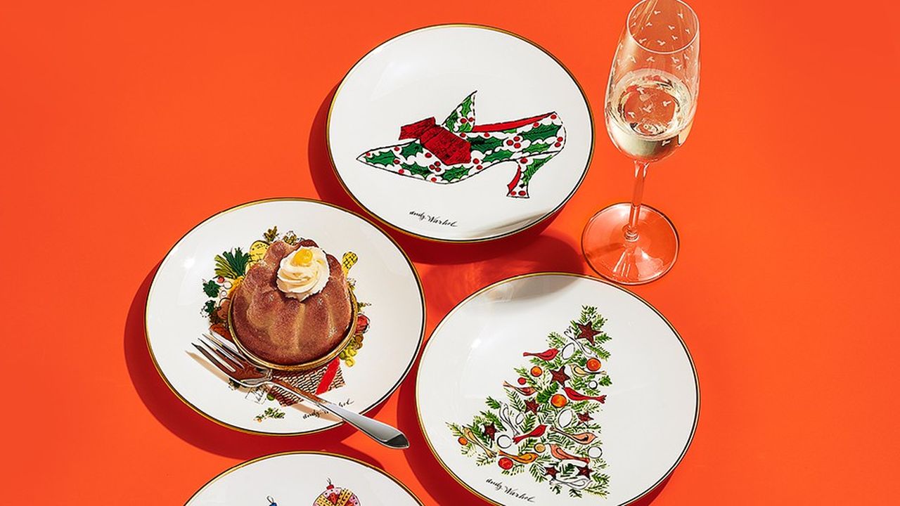 Set d'assiettes en porcelaine inspirées des fêtes.