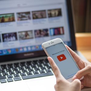 Youtube a reversé 6 milliards de dollars à l'industrie musicale entre juillet 2021 et juin 2022.