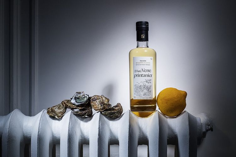Combination of oysters and whiskey (From to) Spring Glass (Maison Benjamin Kuentz) to “L'Avant Comptoir de la Mer”, by Yves Camdeborde.