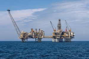 Une plateforme offshore en mer Caspienne. Le champ de Shah Deniz fournit l'essentiel du gaz azerbaïdjanais.