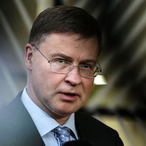 Valdis Dombrovskis, vice-président exécutif de la Commission européenne, est chargé des questions économiques et commerciales.