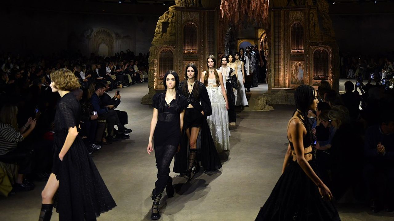 Défilé Christian Dior prêt-à-porter Printemps-Eté 2023 présenté le 27 septembre lors de la dernière Fashion Week à Paris.