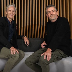 Luc Arrondel (à gauche) et Richard Duhautois publient « L'argent du football », aux éditions Rue d'Ulm.