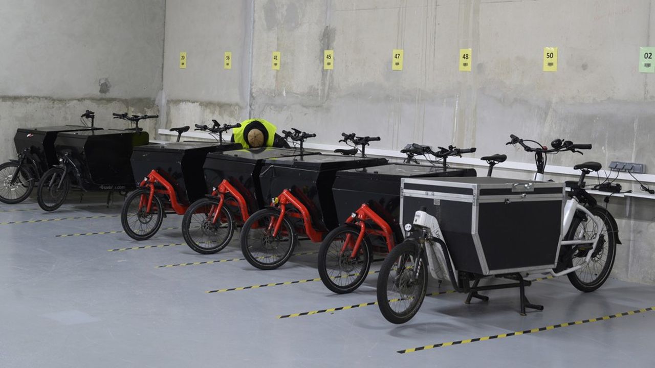 La jeune pousse suédoise Urb-it a ouvert un entrepôt début 2022 dans le 18e arrondissement et effectue ses livraisons uniquement à vélo-cargo.