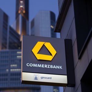 Remise sur les rails, Commerzbank vise plus d'un milliard d'euros de bénéfices en 2022.