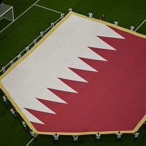 Pour la première fois, la Coupe du monde se déroule en fin d'année pour éviter les fortes chaleurs estivales au Qatar.